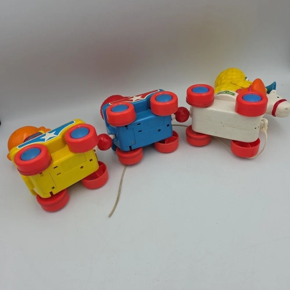Sesame Street Band Parade TYCO Pull Train 16